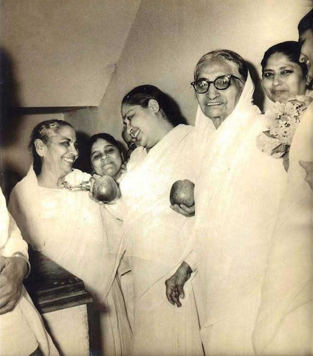 Misc - didi manmohini with others