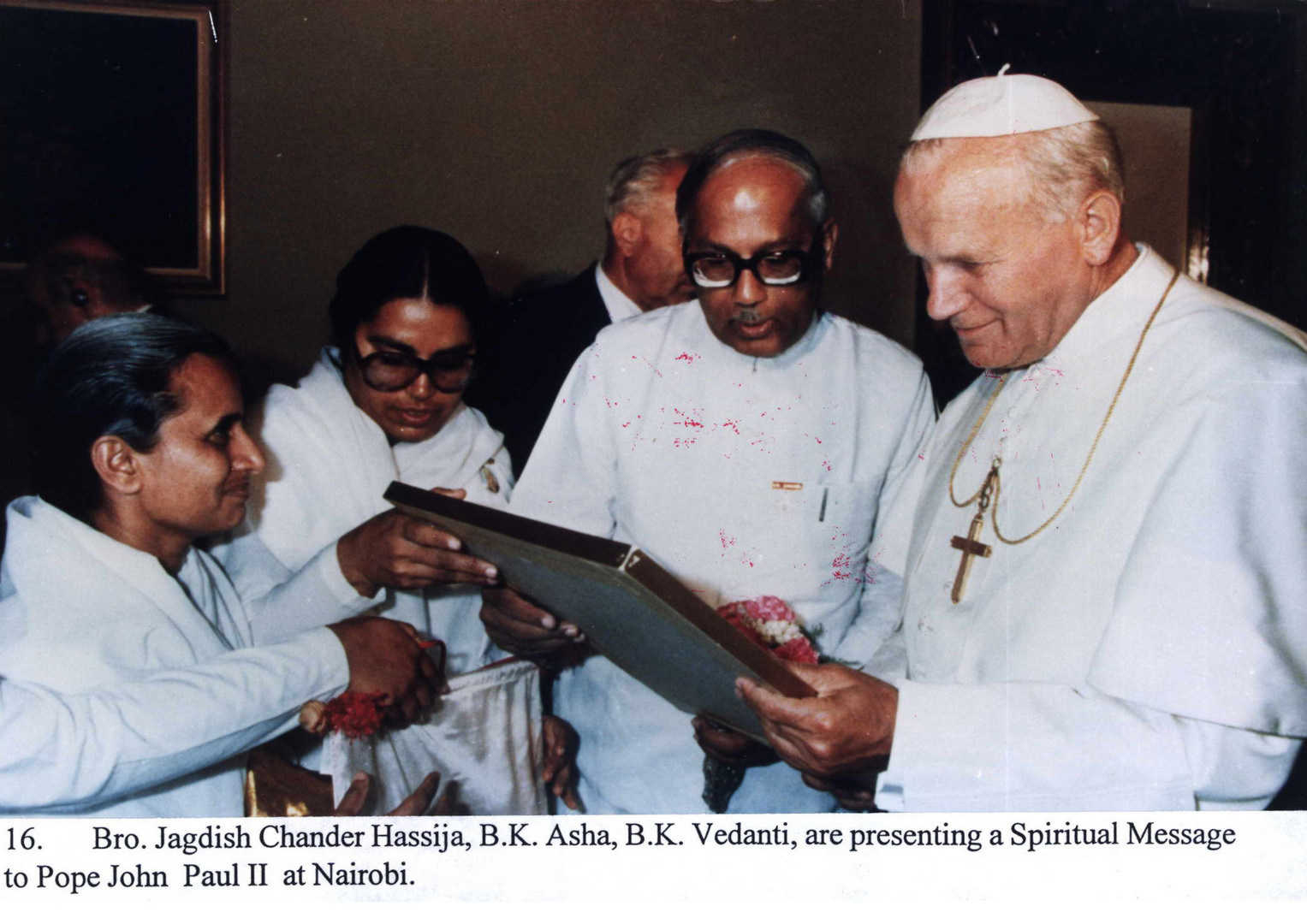 Religious leaders with brahmakumaris 18