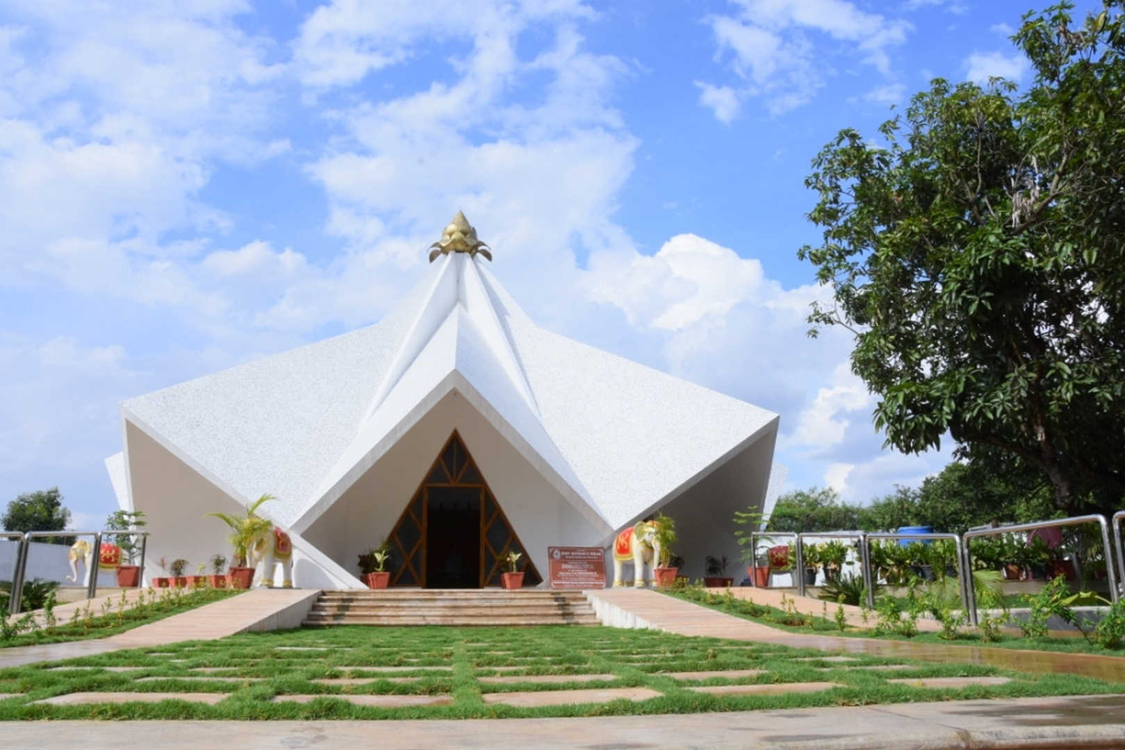 Brahma kumaris madurai shakti sarovar tapovan - 8