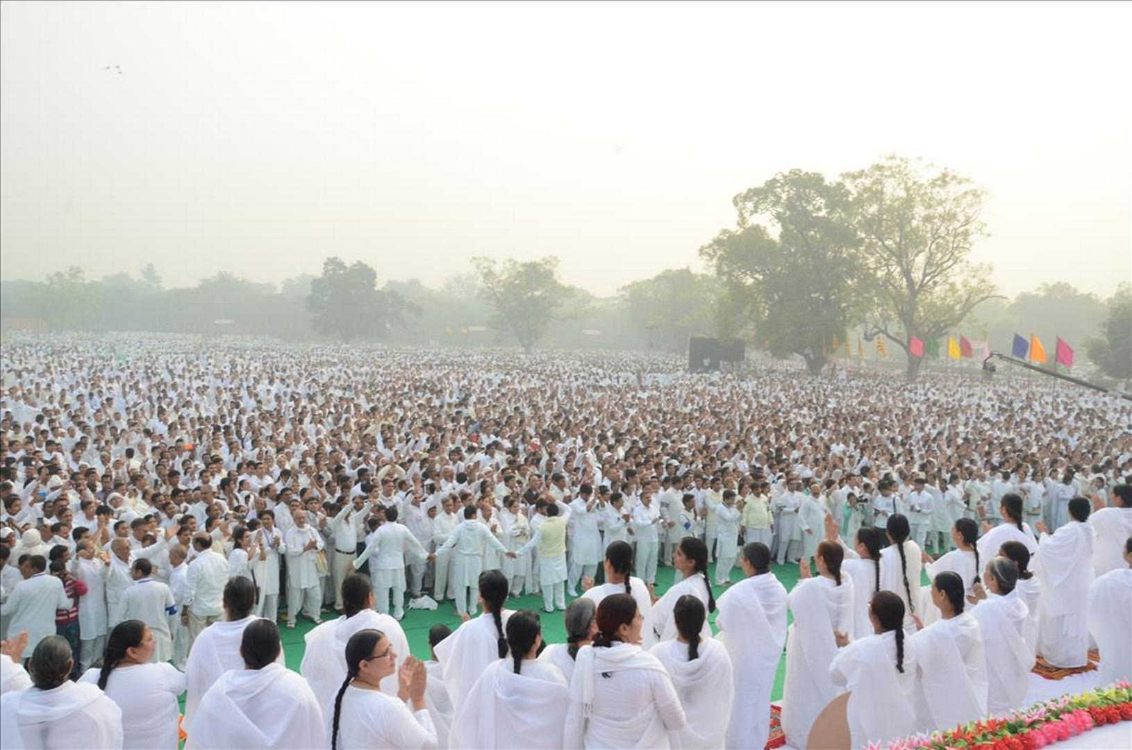 Brahma kumaris mass meditation - delhi - 2