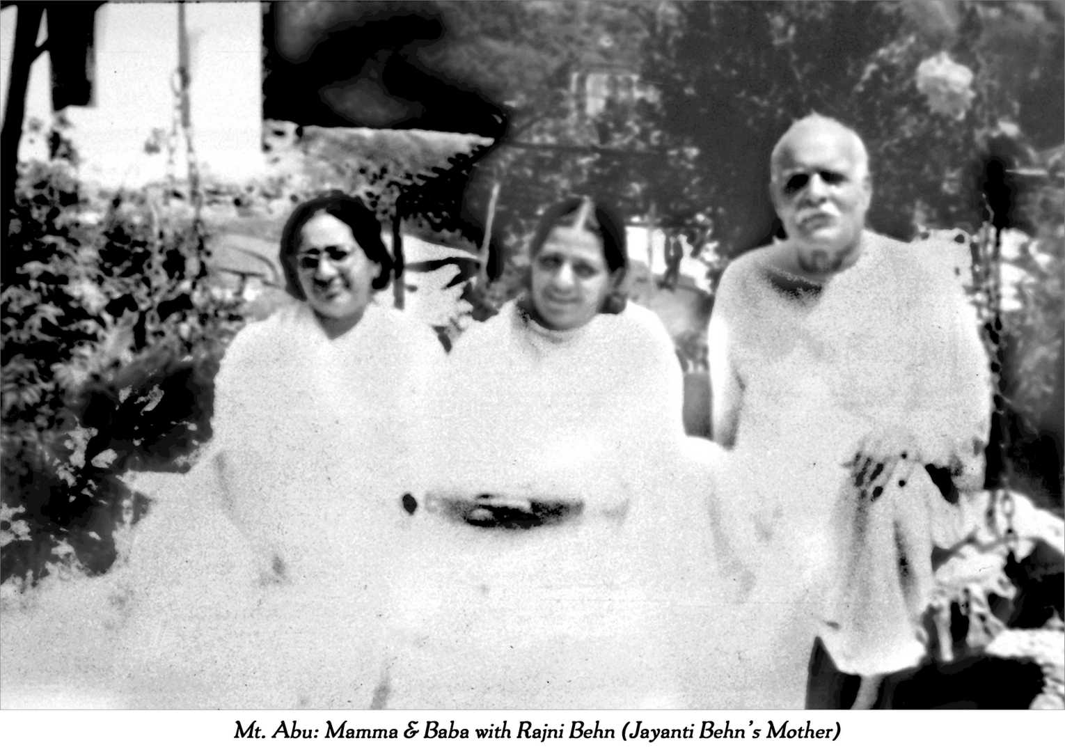 Mamma and baba with rajni behen