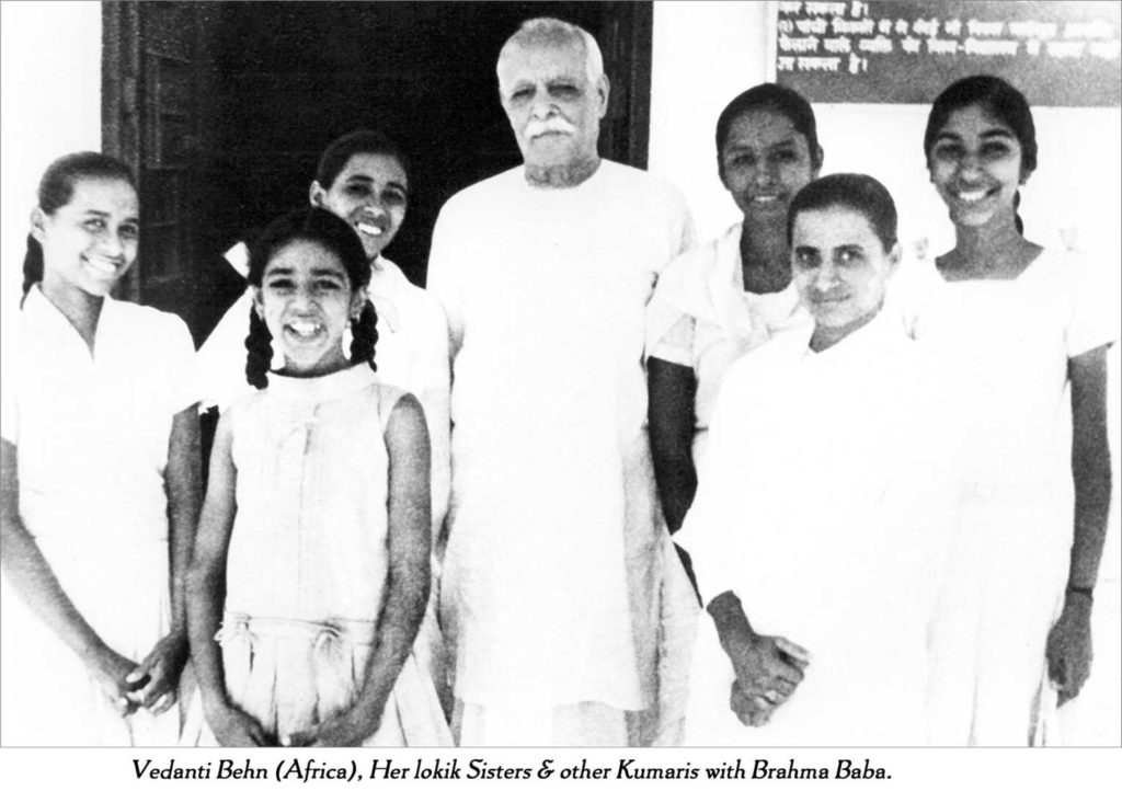 Vedanti behen and her sisters with baba