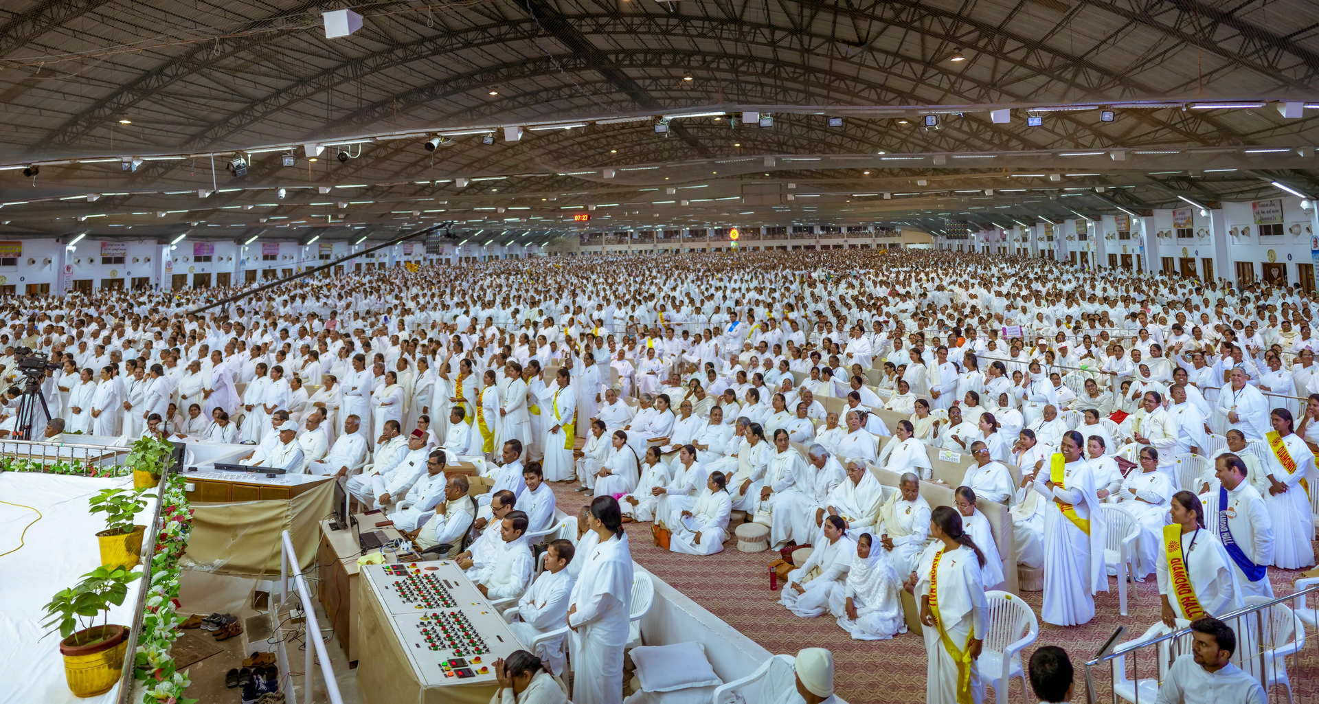 Baba milan audience - 1