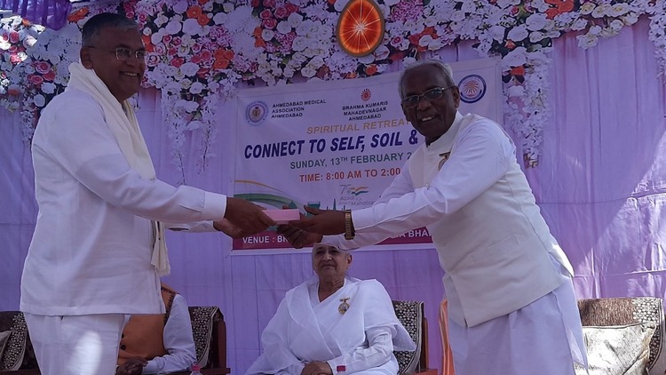 Spiritual retreat connect to self soil and nature am 08 - brahma kumaris | official