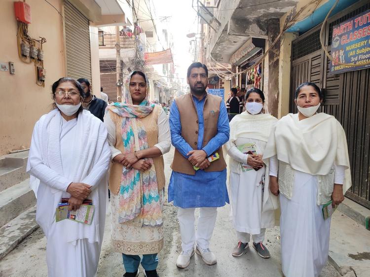 Delhi Om Vihar 07