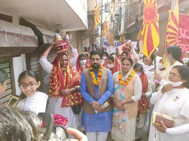 Delhi Om Vihar 08