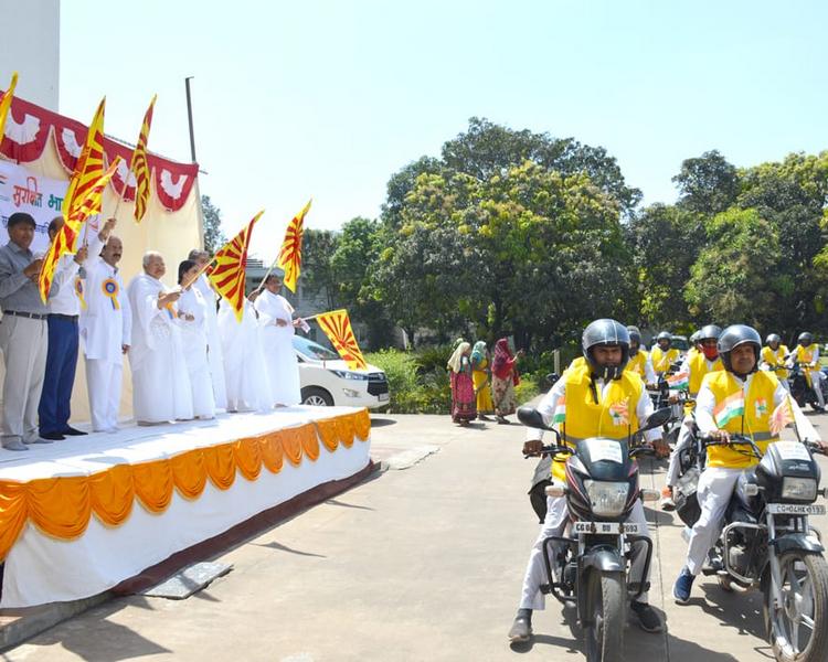 Surakshit bharat sadak suraksha motorbike rally in raipur 2