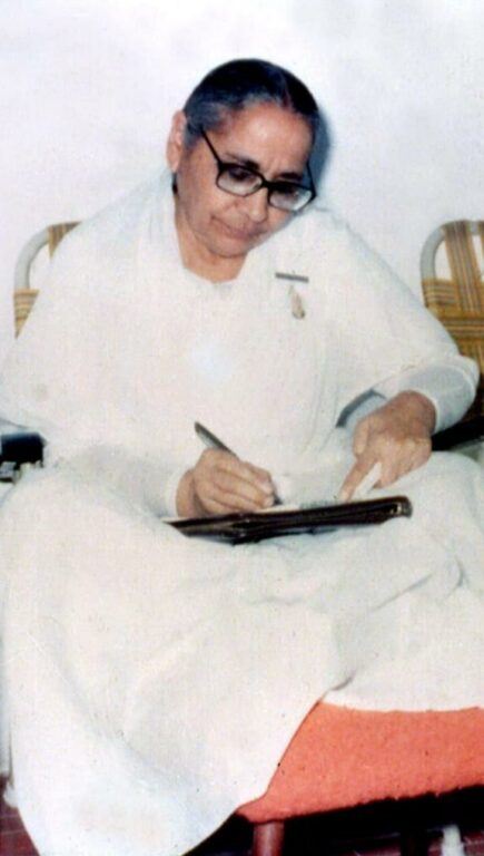 Didi manmohini 8 brahma kumaris | official Didi ji journalling