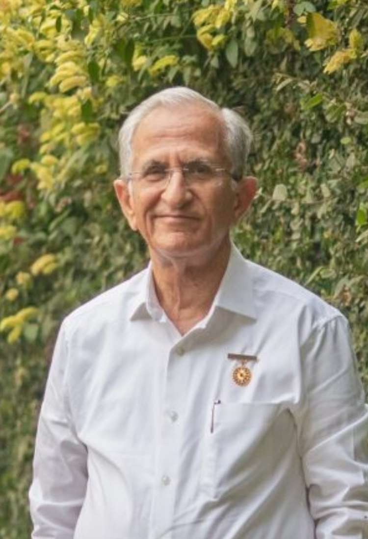 Dr Pratap Midha pic